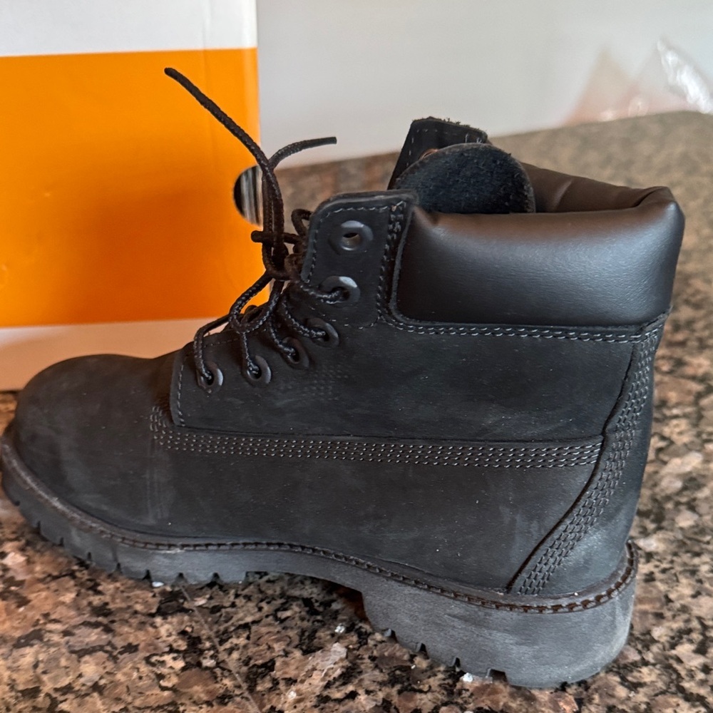 Timberland Charcoal Black Boots EUC 5.5Y - Picture 7 of 15